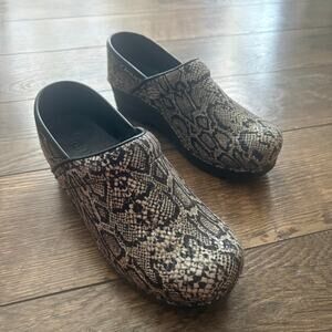 Sanita Snakeskin Black Tan Clogs Healthcare Orthotic Comfort Womens Sz 38 US 7